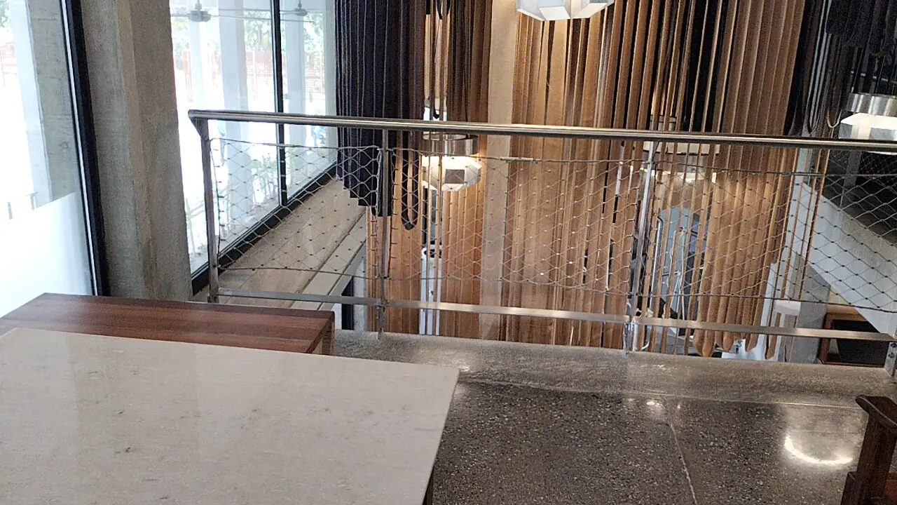 Cable railing around a gallery